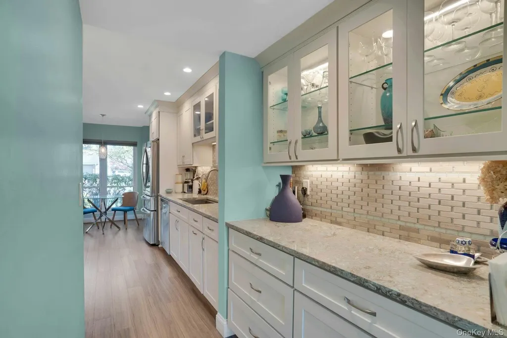188 Pond View Lane Smithtown NY 11787