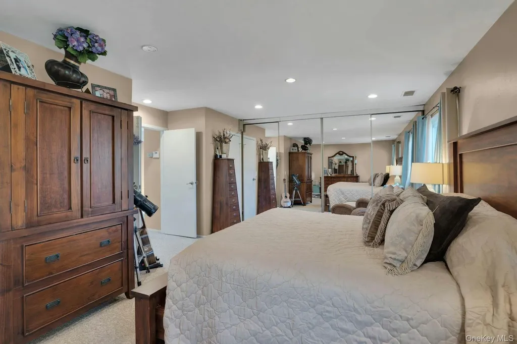 188 Pond View Lane Smithtown NY 11787