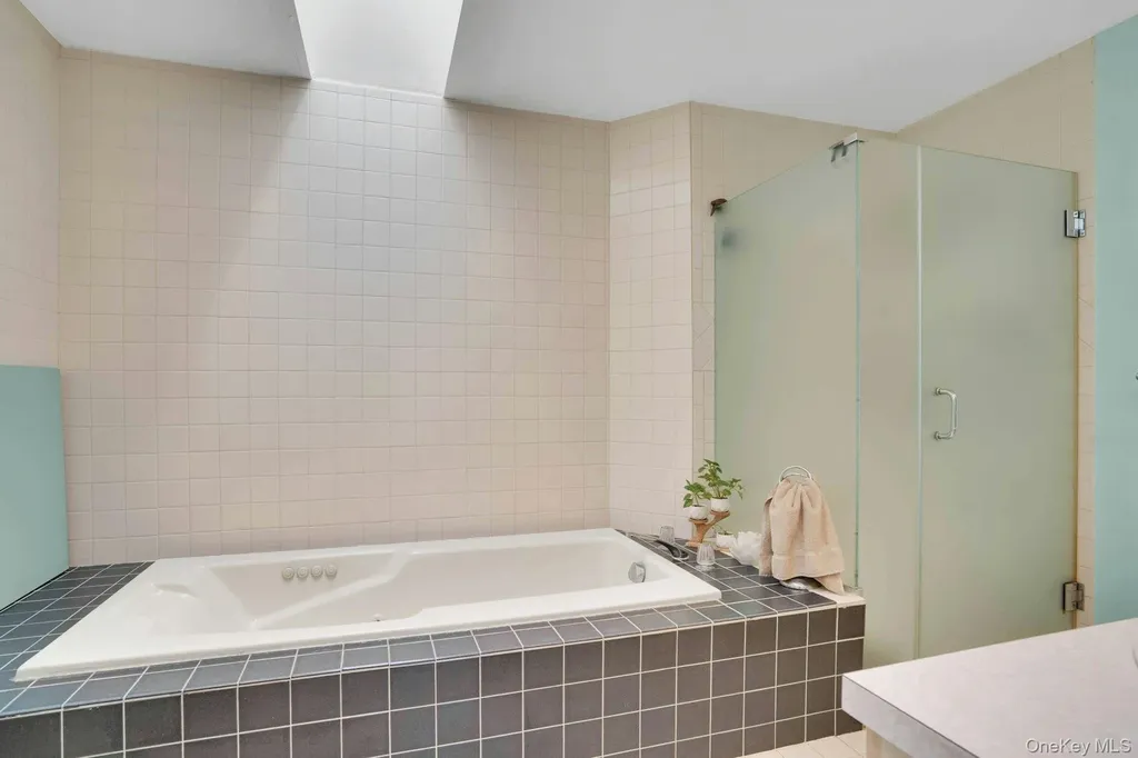 188 Pond View Lane Smithtown NY 11787
