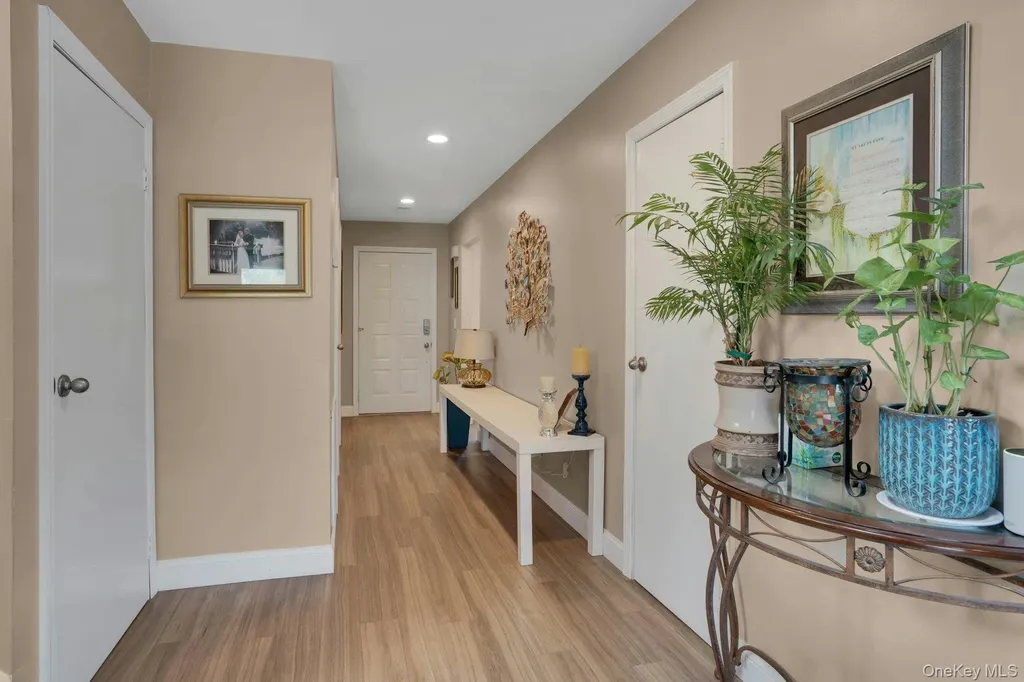188 Pond View Lane Smithtown NY 11787