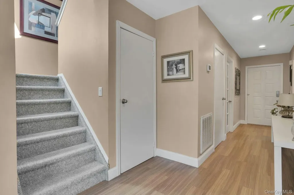 188 Pond View Lane Smithtown NY 11787