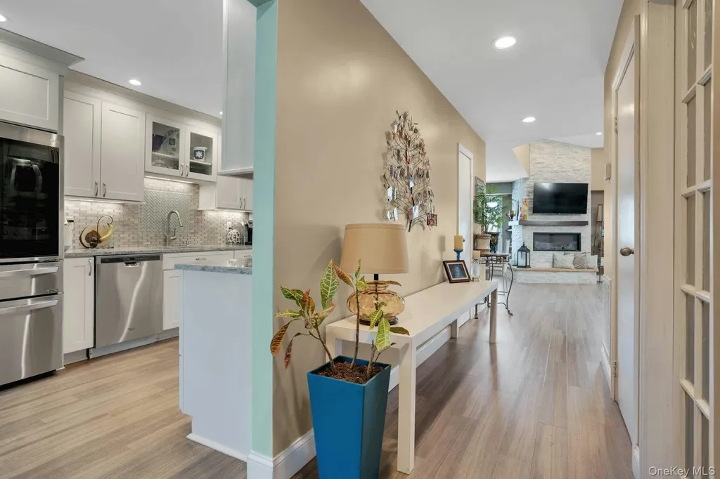 188 Pond View Lane Smithtown NY 11787