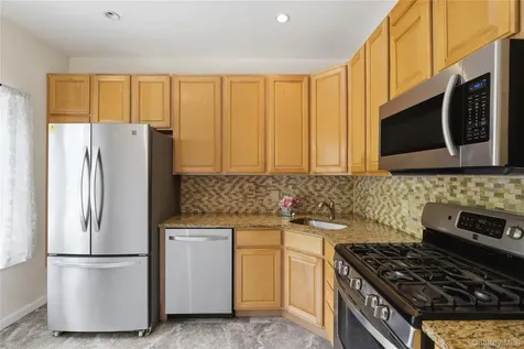 83 Kings Highway New Rochelle NY 10801