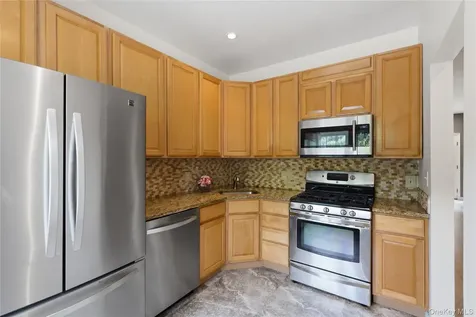 83 Kings Highway New Rochelle NY 10801