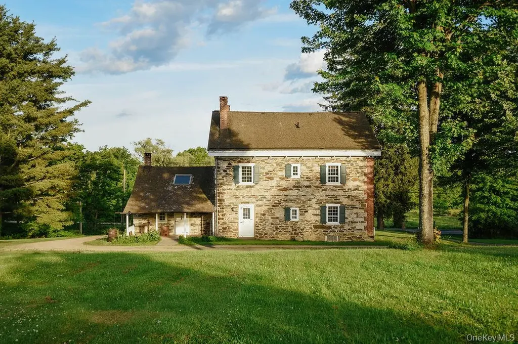 652 Albany Post Road New Paltz NY 12561
