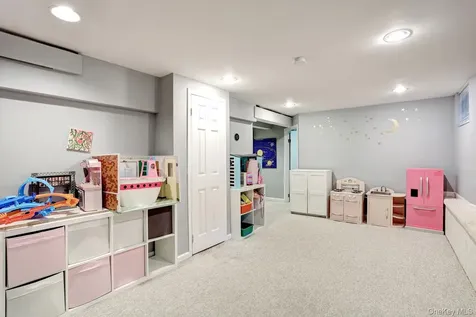 73 E Maple Avenue Suffern NY 10901