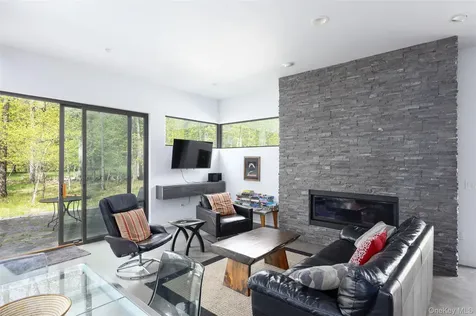 2465 Glasco Turnpike Woodstock NY 12498