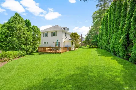 12 Cambridge Court Larchmont NY 10538