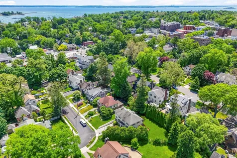12 Cambridge Court Larchmont NY 10538