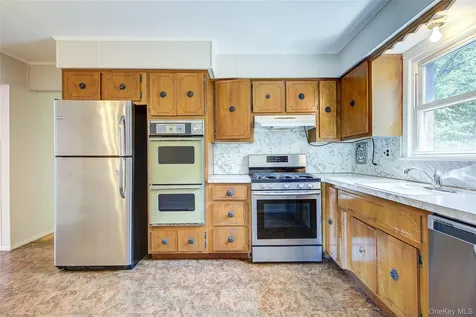80-49 89th Avenue Woodhaven NY 11421