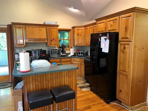 143 Pineview Avenue Bardonia NY 10954
