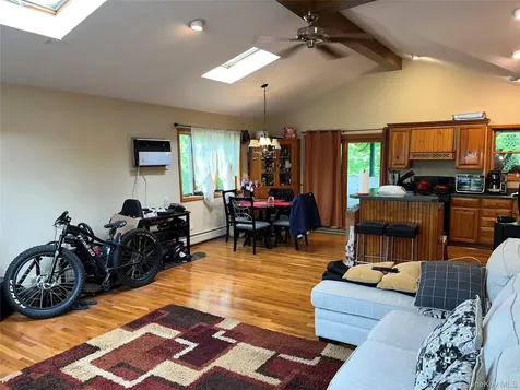 143 Pineview Avenue Bardonia NY 10954