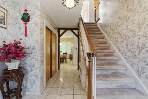2 Mallard Drive West Nyack NY 10994
