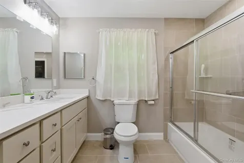 2 Mallard Drive West Nyack NY 10994