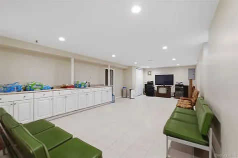 2 Mallard Drive West Nyack NY 10994