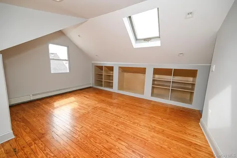 29 Everett Street Lynbrook NY 11563