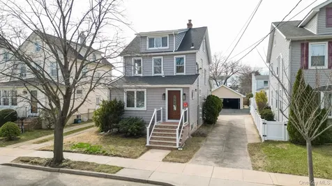 29 Everett Street Lynbrook NY 11563