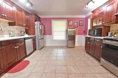 5 Easterly Court Manorville NY 11949