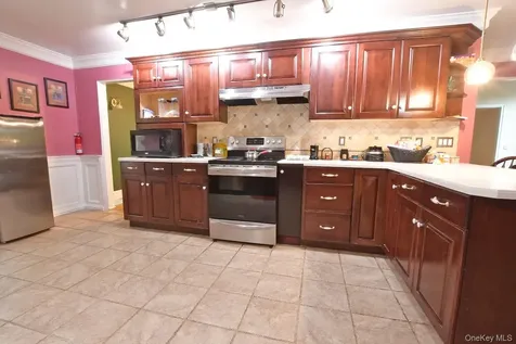 5 Easterly Court Manorville NY 11949