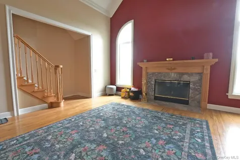5 Easterly Court Manorville NY 11949