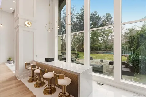55 Coves Run Oyster Bay Cove NY 11791
