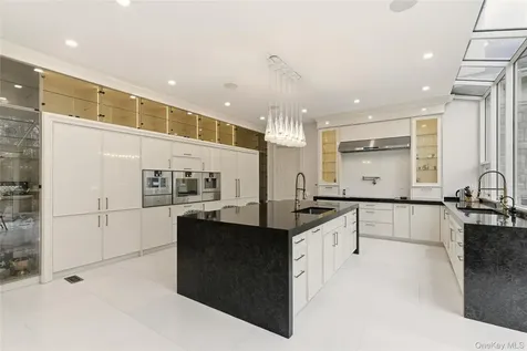 55 Coves Run Oyster Bay Cove NY 11791