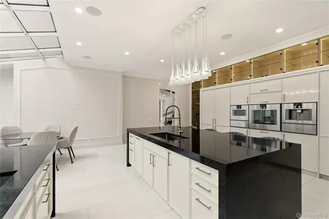 55 Coves Run Oyster Bay Cove NY 11791