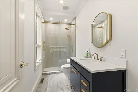 55 Coves Run Oyster Bay Cove NY 11791