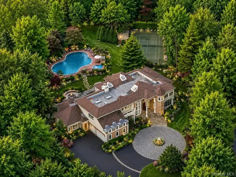 55 Coves Run Oyster Bay Cove NY 11791