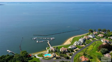 40 Pembroke Drive Glen Cove NY 11542