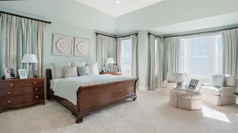 40 Pembroke Drive Glen Cove NY 11542