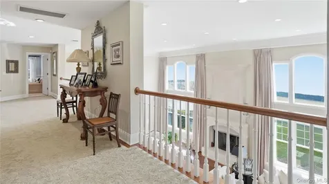 40 Pembroke Drive Glen Cove NY 11542