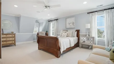 40 Pembroke Drive Glen Cove NY 11542