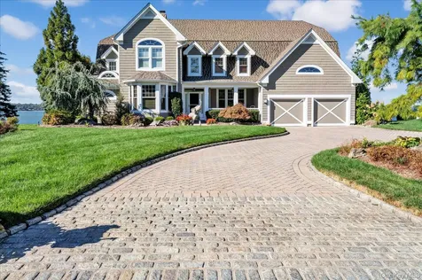 40 Pembroke Drive Glen Cove NY 11542
