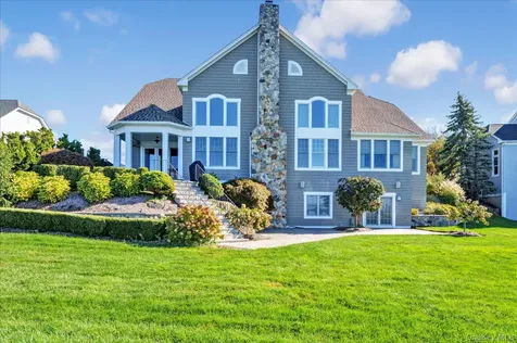 40 Pembroke Drive Glen Cove NY 11542