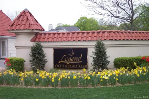 40 Pembroke Drive Glen Cove NY 11542