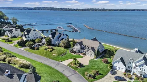40 Pembroke Drive Glen Cove NY 11542