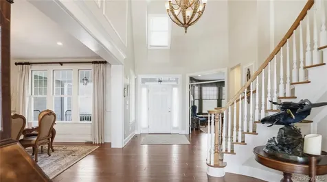 40 Pembroke Drive Glen Cove NY 11542
