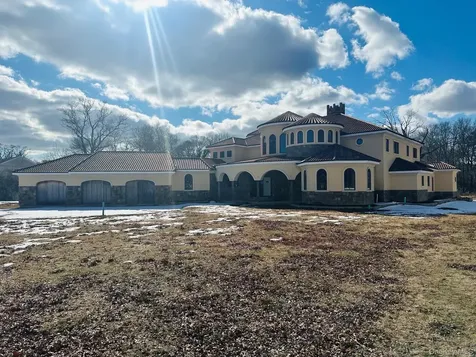 1416 Walnut Avenue Bohemia NY 11716