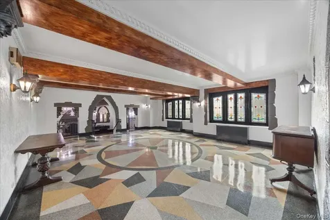 10 Nosband Avenue White Plains NY 10605
