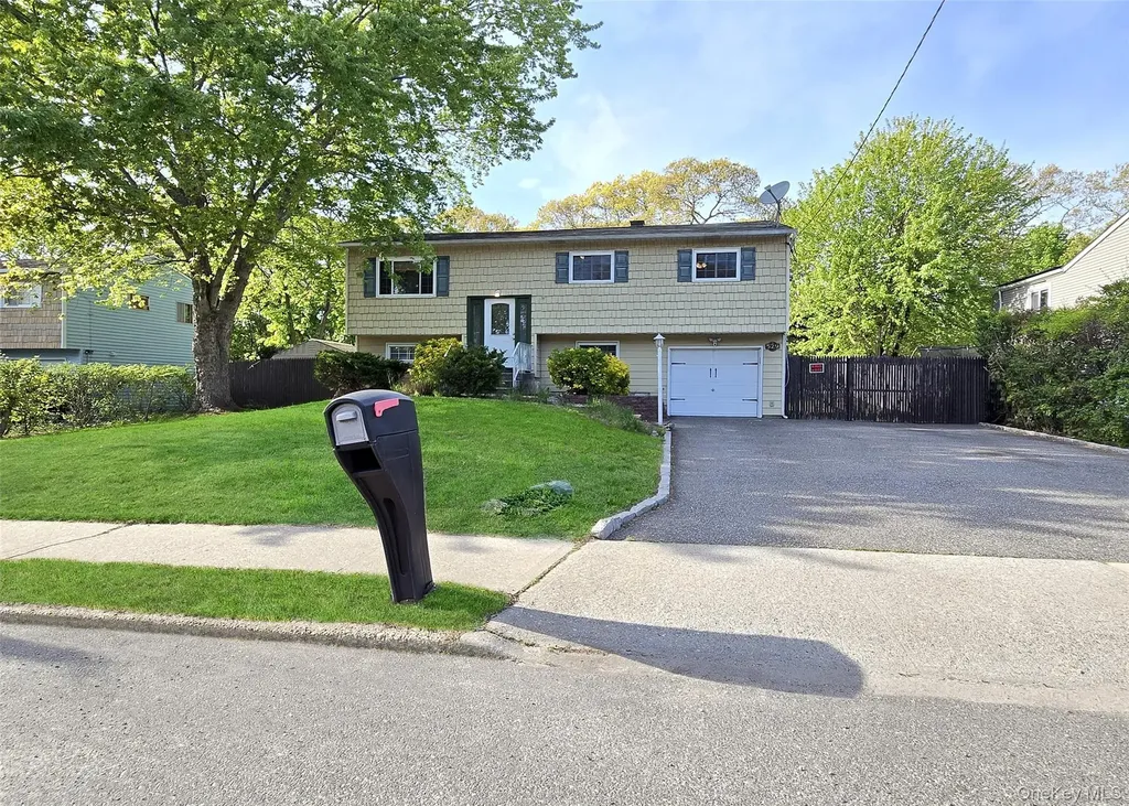529 Hawkins Road Selden NY 11784