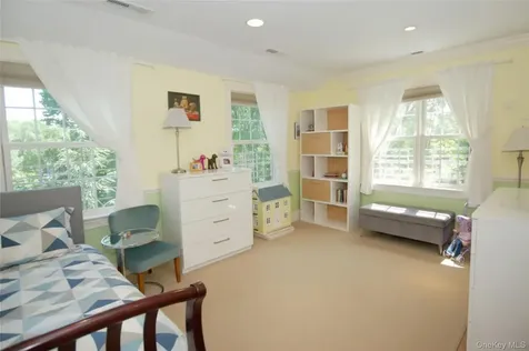 32 Country Road Mamaroneck NY 10543