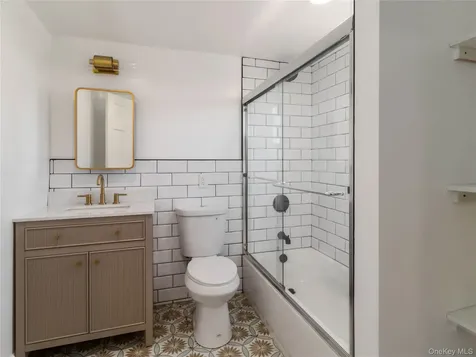 37 New Avenue Yonkers NY 10704