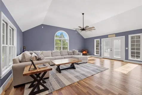 233 Devon Farms Road Stormville NY 12582