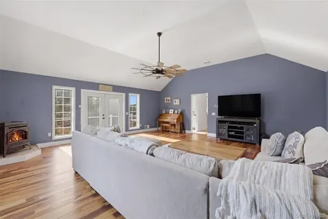 233 Devon Farms Road Stormville NY 12582