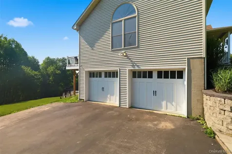 233 Devon Farms Road Stormville NY 12582