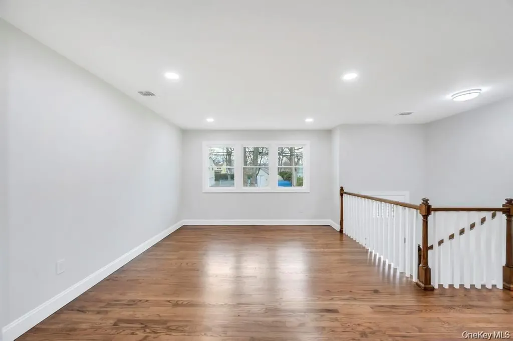339 Avenue B Ronkonkoma NY 11779