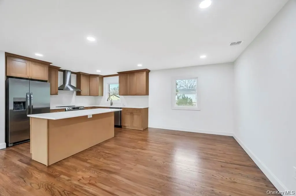 339 Avenue B Ronkonkoma NY 11779