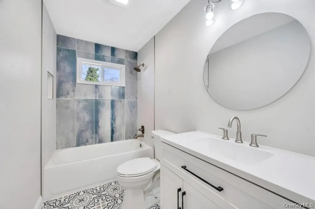 339 Avenue B Ronkonkoma NY 11779