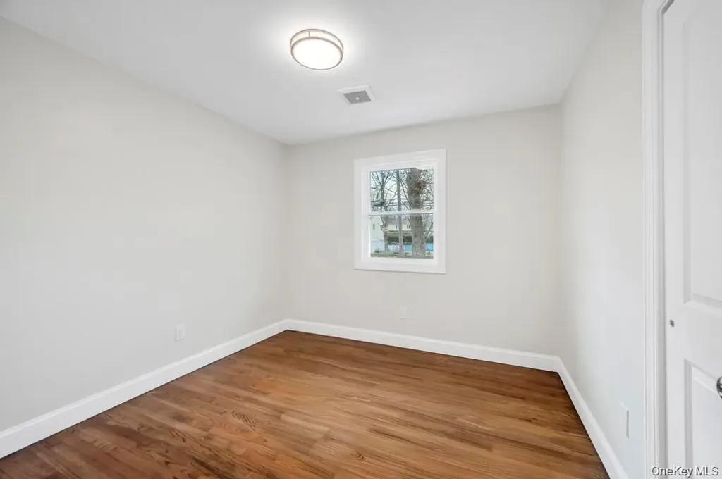 339 Avenue B Ronkonkoma NY 11779
